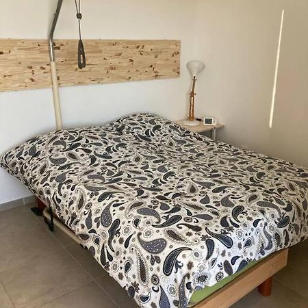 Appartement Rdc Avec Parking Prive La Fare-les-Oliviers Dış mekan fotoğraf